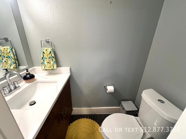 Foto del edificio - Two Stories, 2 Bedrooms 1.5 Baths Condo fo...