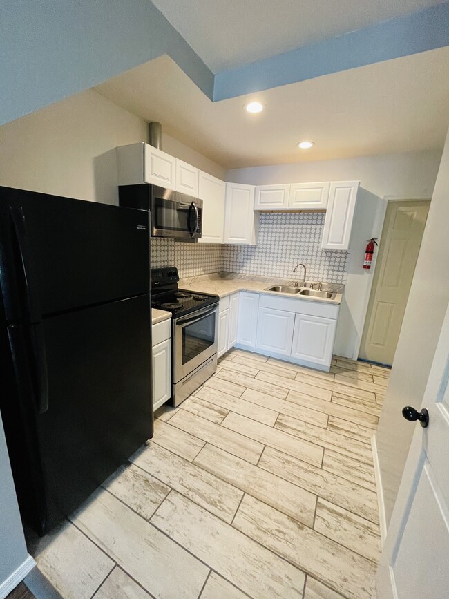 Kitchen - 258 W Oley St