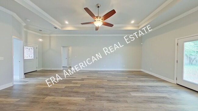 Building Photo - 217 Evergreen Dr