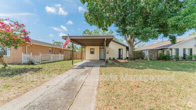 Building Photo - 766 91st Ave N