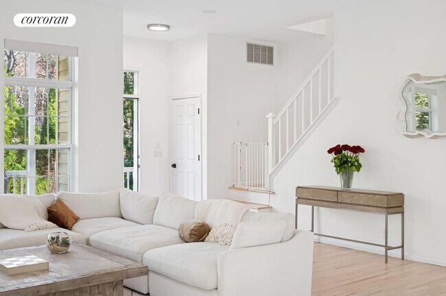 Foto del edificio - 5 Van Scoys Path E