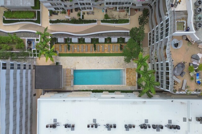 Foto del edificio - 2155 Washington Ct