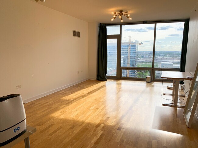 Living Room - 100 E 14th St