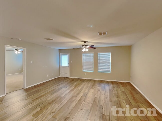 Foto del edificio - 1001 Odlozil Ln