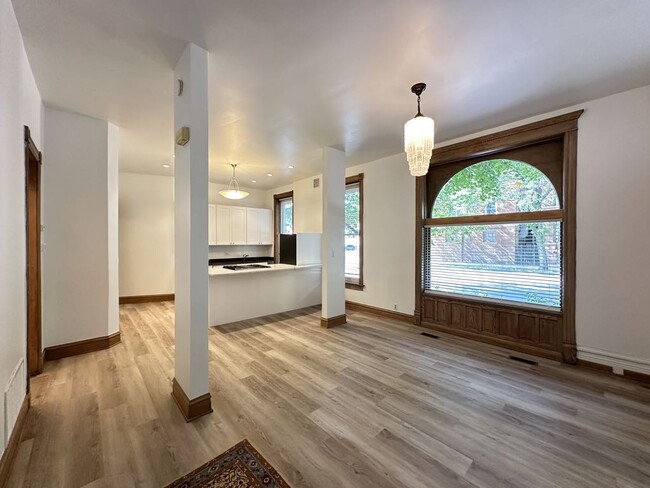 Building Photo - 3532 N Ashland Ave