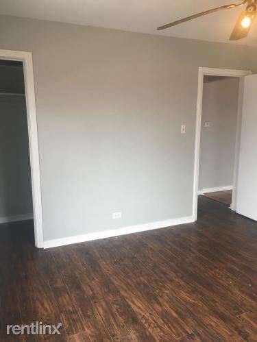 Foto del edificio - 2 br, 1 bath Apartment - 7646 S Jeffery Ave