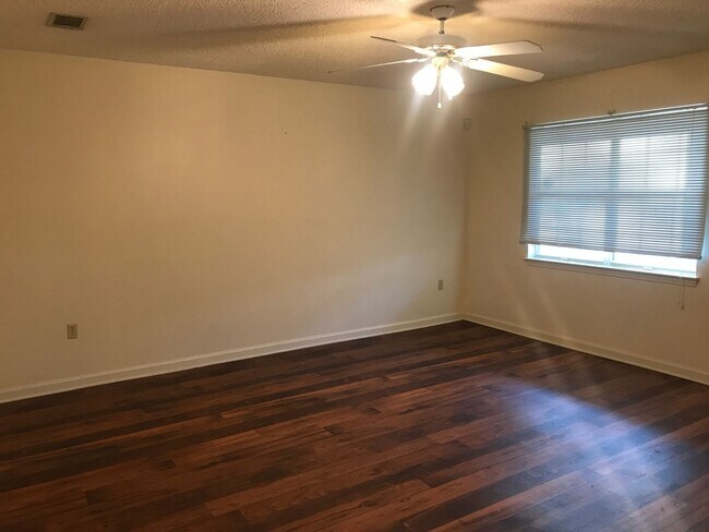 Foto del edificio - Nice 2 bedroom/2 bath duplex!!!