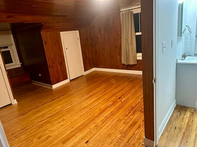 Foto del edificio - 326 E Bell St