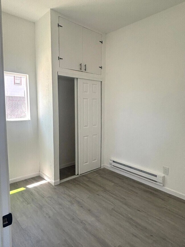 Building Photo - 395 Umbarger Rd