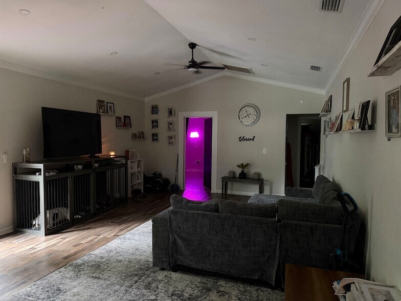 Foto del edificio - 2444 Chateau Ln
