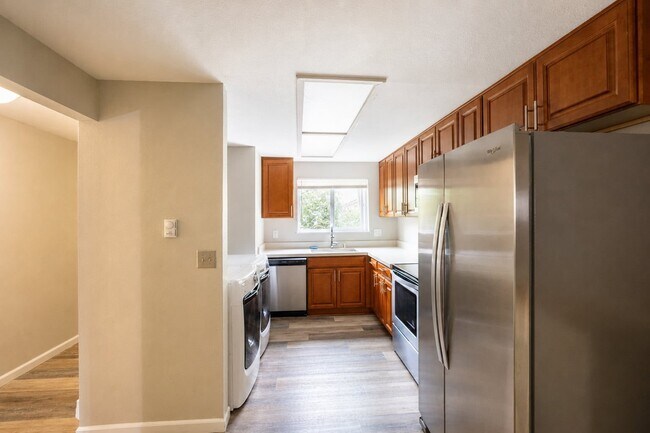 Building Photo - 4827 S 56th St