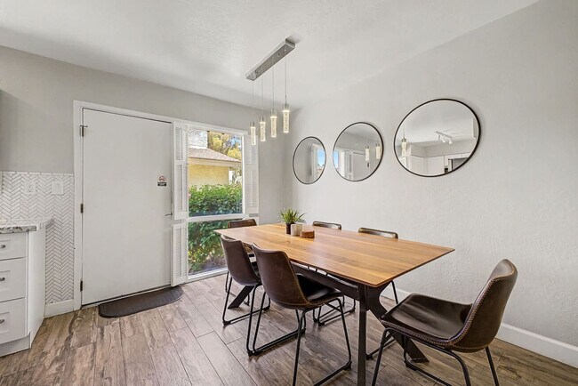 Foto del edificio - 4600 N 68th St