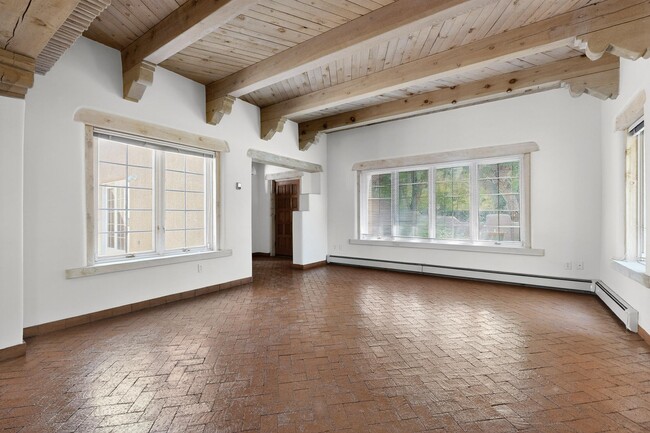 living room - 1115 Roadrunner Ln NW