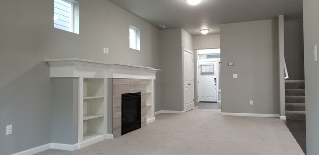 Building Photo - Spacious Two-story in the Freestone at Bay...