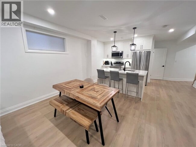 Building Photo - 31 Colin Crescent