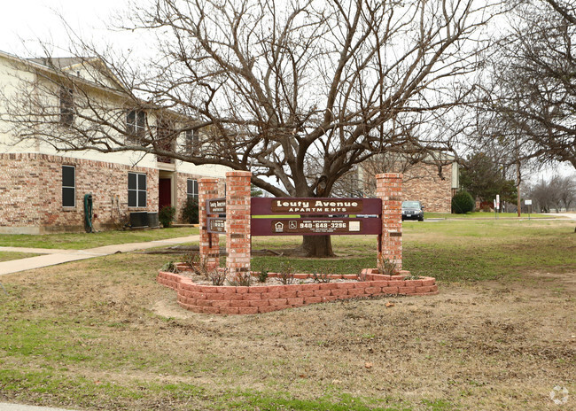 Building Photo - Luety Ave Apartments