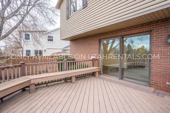 Building Photo - 1160 E 40 N St