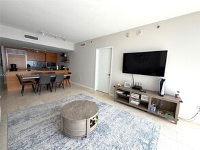 Building Photo - 475 Brickell Ave