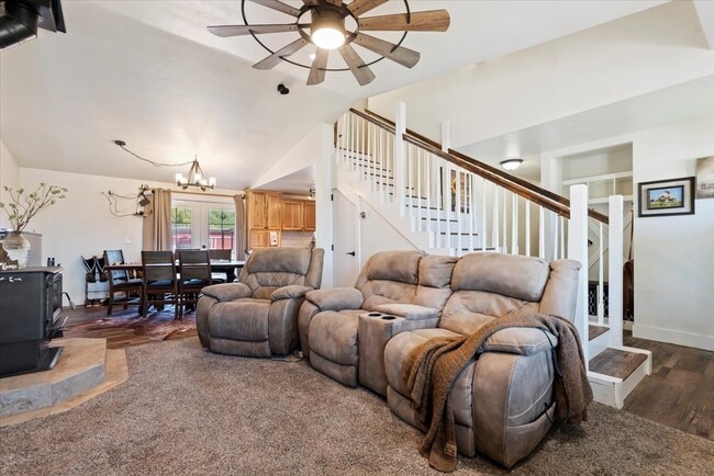 Building Photo - 15916 Hill Top Cir