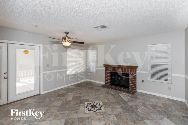 Building Photo - 344 Templeton Dr