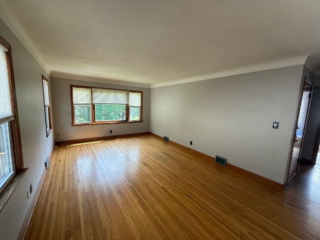 Building Photo - 1725 Randolph Ave
