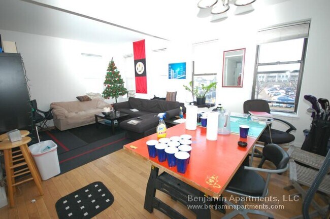 Building Photo - 776 Columbus Ave