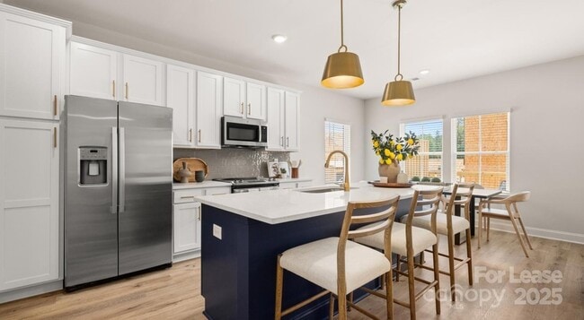 Building Photo - 1748 Marglyn Dr