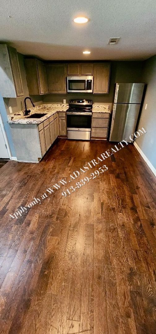 Building Photo - Nice Updated 2 Bed, 1 Bath in KCK-Coming S...