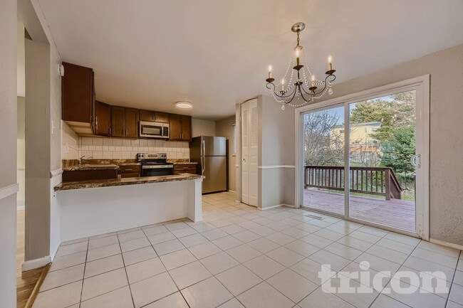 Building Photo - 12345 Bonfire Dr