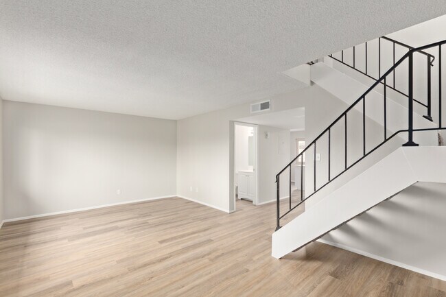 Photo - 4817 W Marlette Ave Townhome