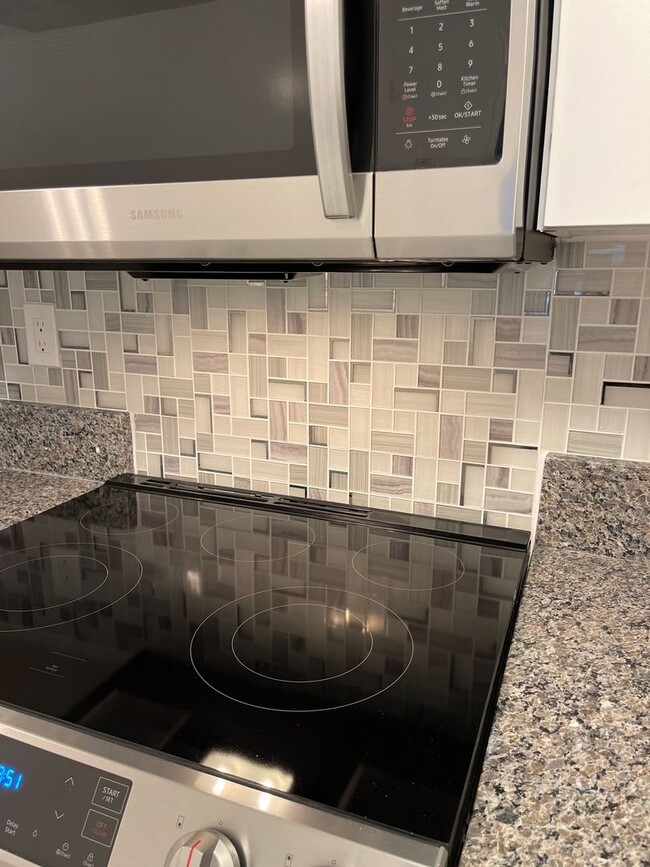 Building Photo - Cozy 2B/2Bath Condo in Chesapeake