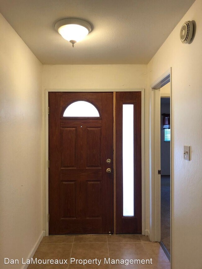 Building Photo - 4 br, 2 bath House - 5009 Cowell Blvd