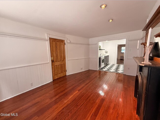 Building Photo - 45 Elm St