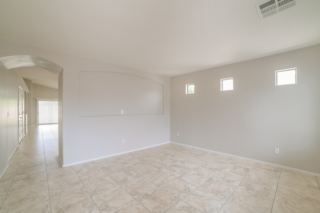 Building Photo - 6518 W Red Fox Rd