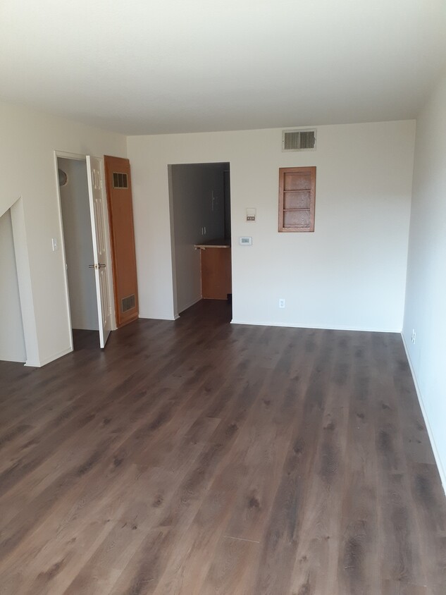 Foto principal - 1500 W Victory Blvd