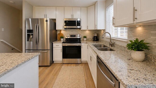Foto del edificio - 8465 Yellow Leaf Ct