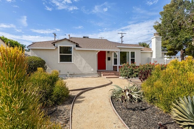 front House - 16601 Valerio St (Los Angeles, CA) House