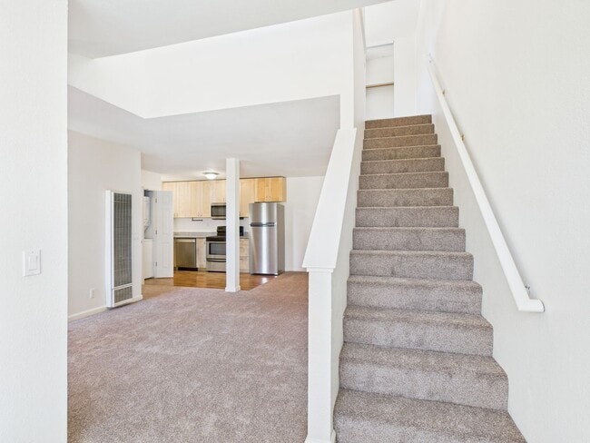 Foto del edificio - 2 bedroom loft unit now available at Cypre...