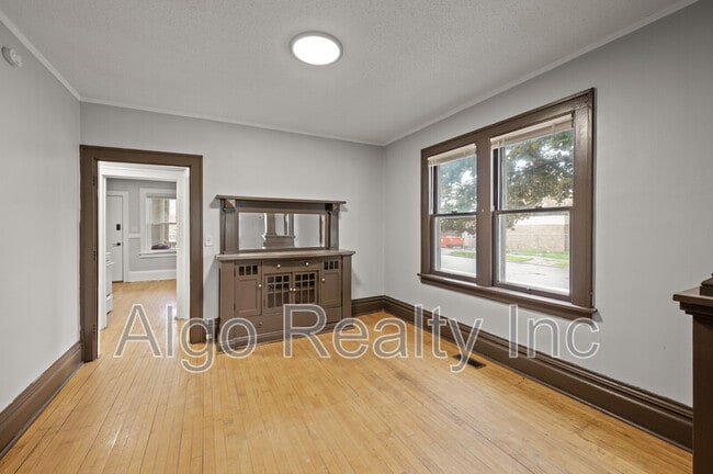 Building Photo - 3400 Elliot Ave