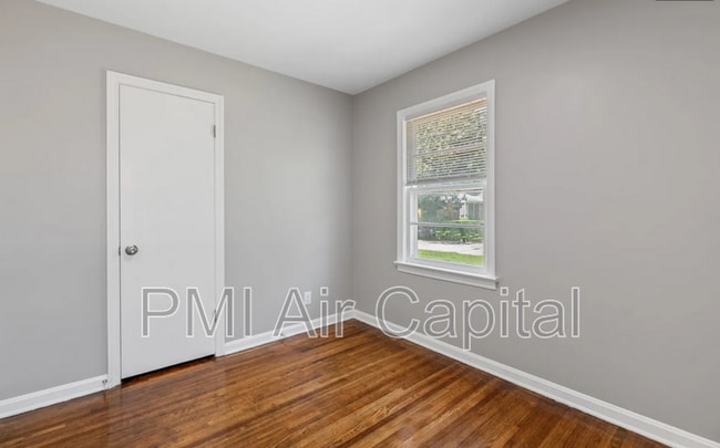 Building Photo - 6127 E Boston St