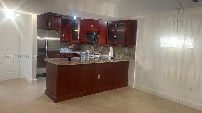 Foto del edificio - 4640 NW 102nd Ave