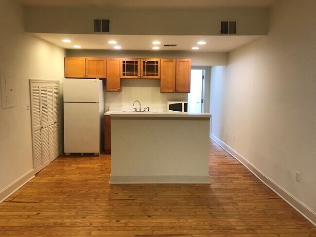 Foto del interior - 692 N High St