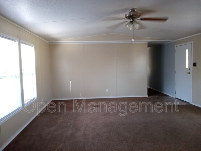 Building Photo - 3070 Ochoco St