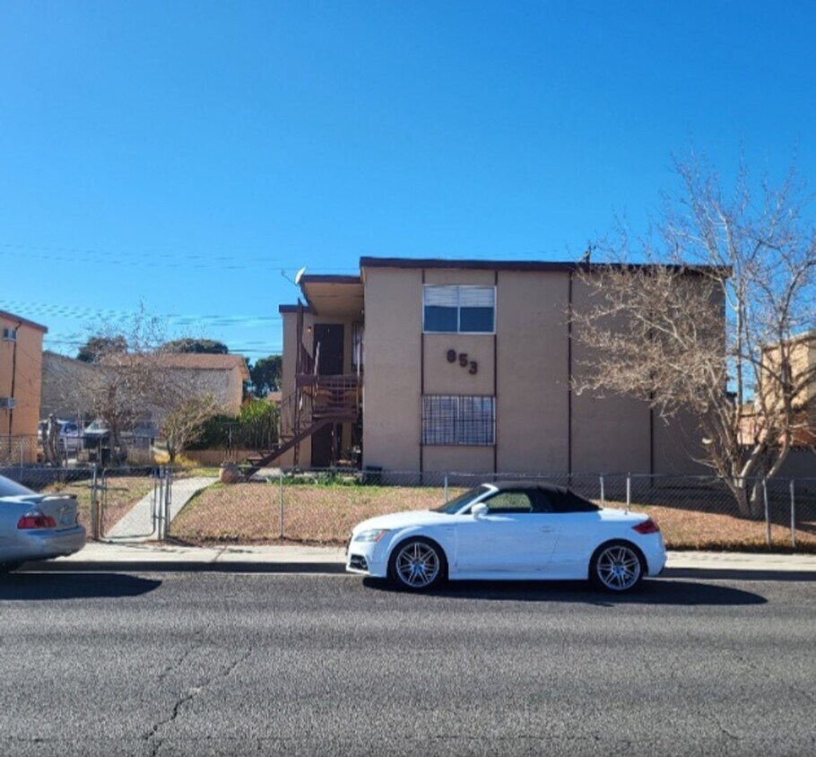 Foto principal - 853 N Bruce St
