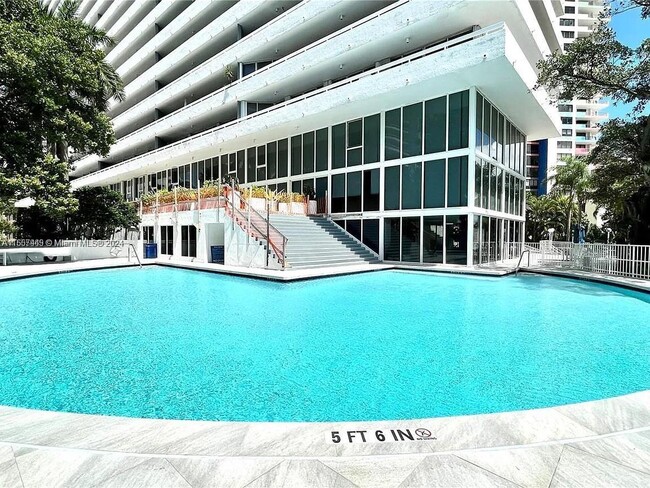 Foto del edificio - 1627 Brickell Ave