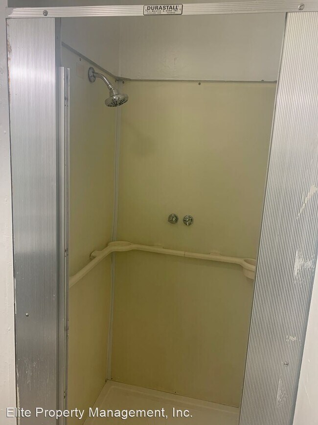 Foto del edificio - Studio, 1 bath House - 487 W. Market St., #1
