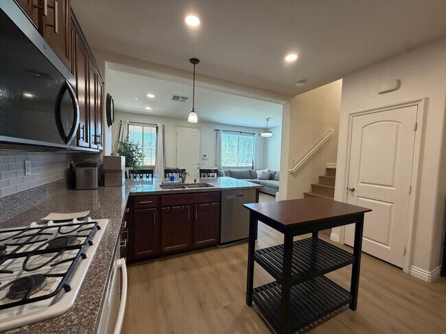 Foto del edificio - 8013 City View Pl