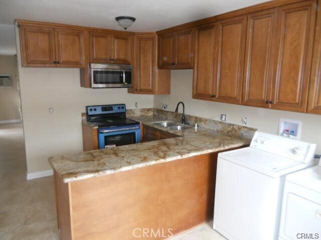 Building Photo - 700 Ridgeway Ln