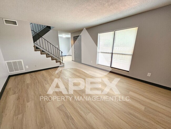 Foto del edificio - 504 Cedartop Ln NW