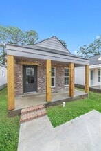 Building Photo - 330 Jeanette St